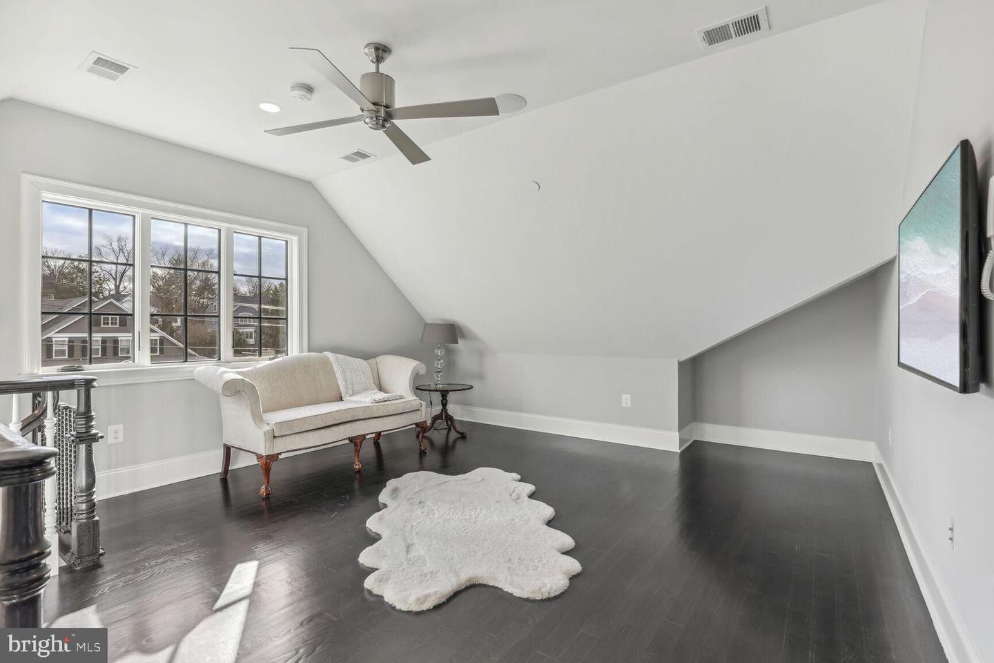 5609 Wilson Ln