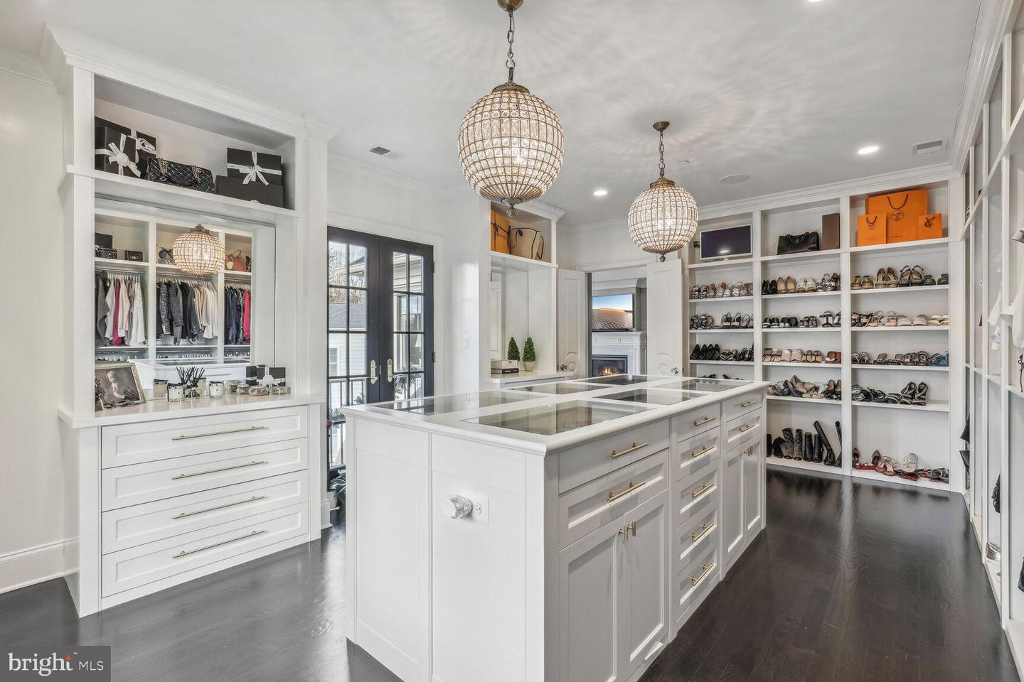 5609 Wilson Ln