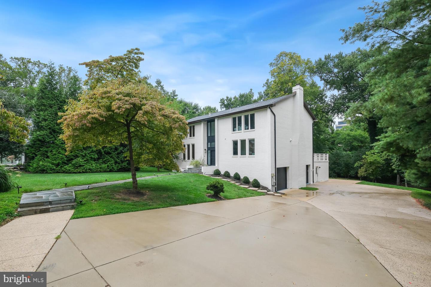 6107 Neilwood Dr