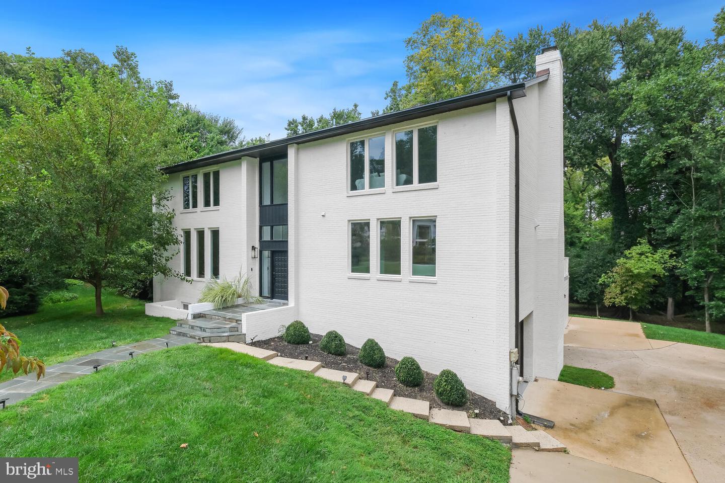 6107 Neilwood Dr