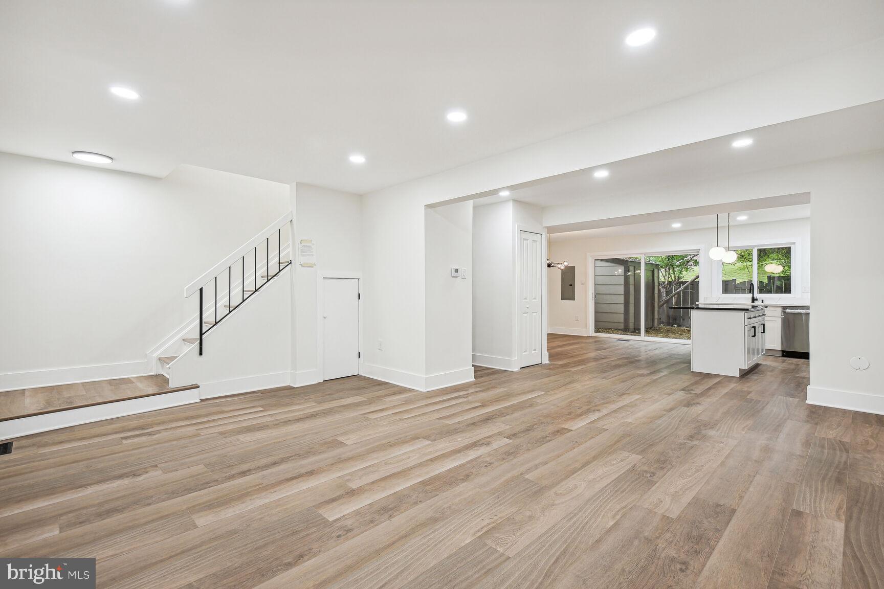 9102 Centerway Rd
