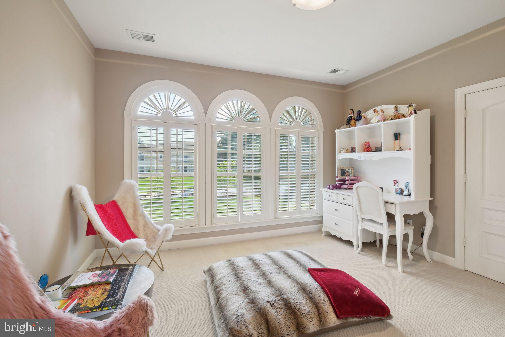 11724 Gainsborough Rd