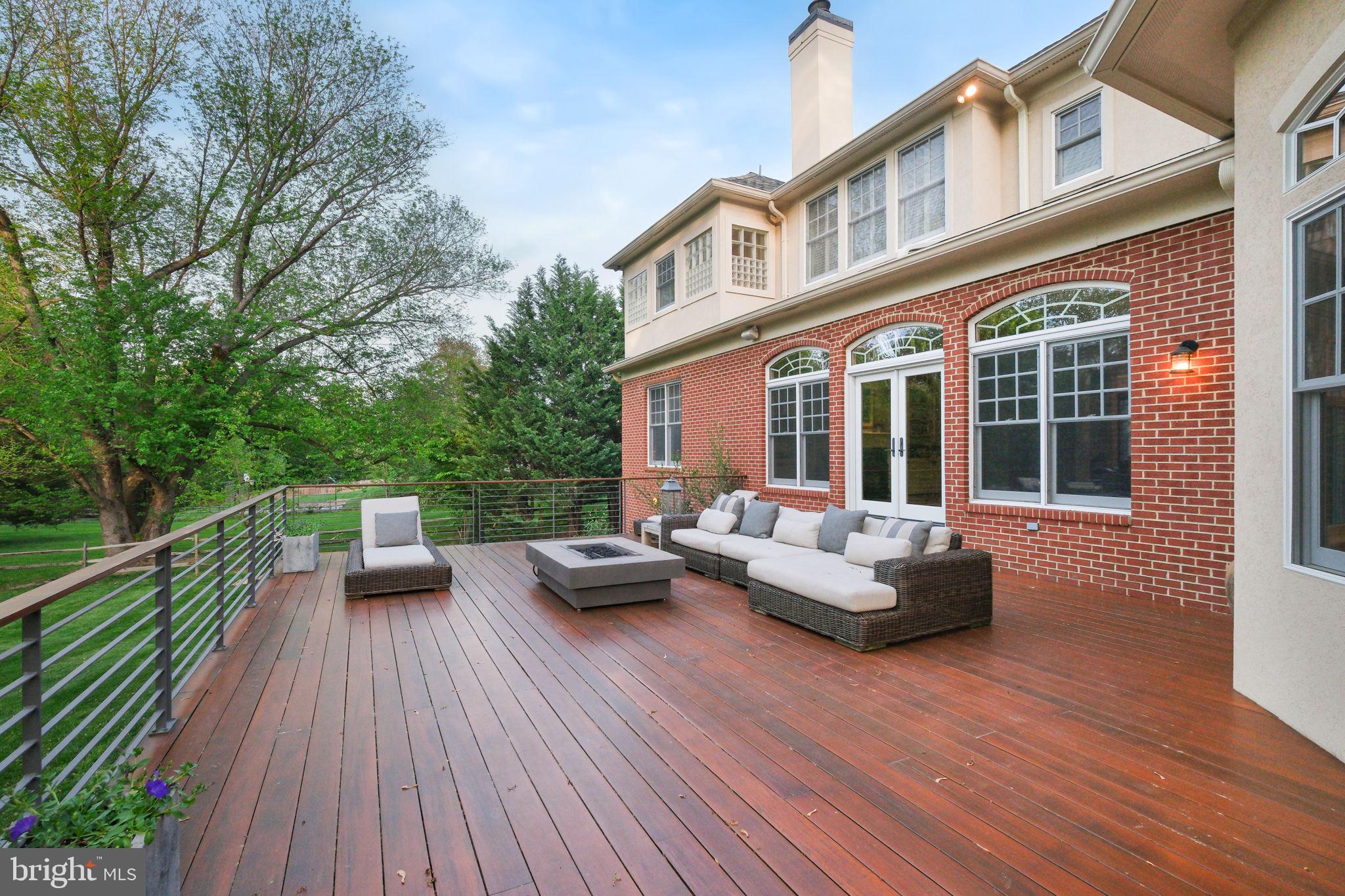 11724 Gainsborough Rd