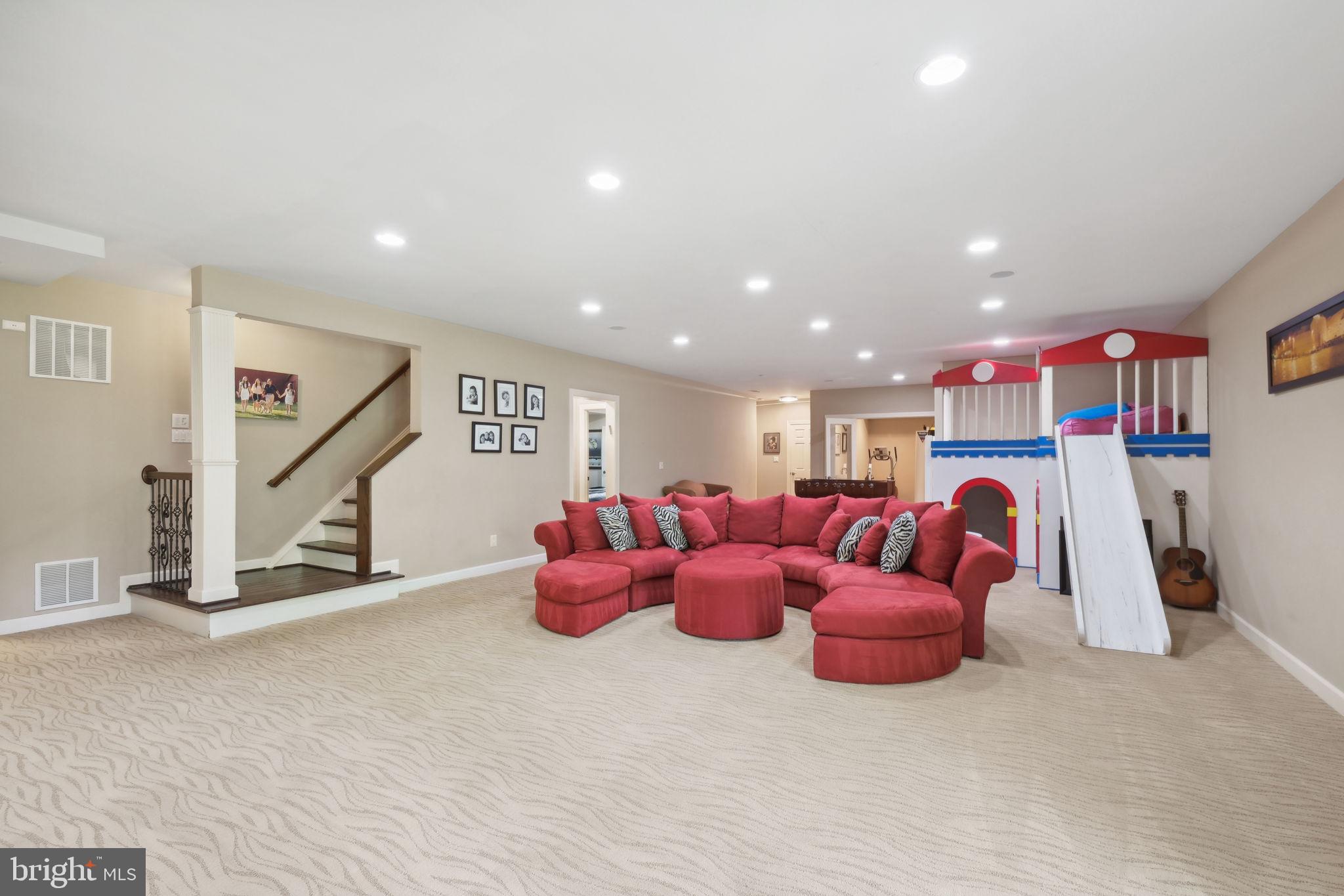 11724 Gainsborough Rd