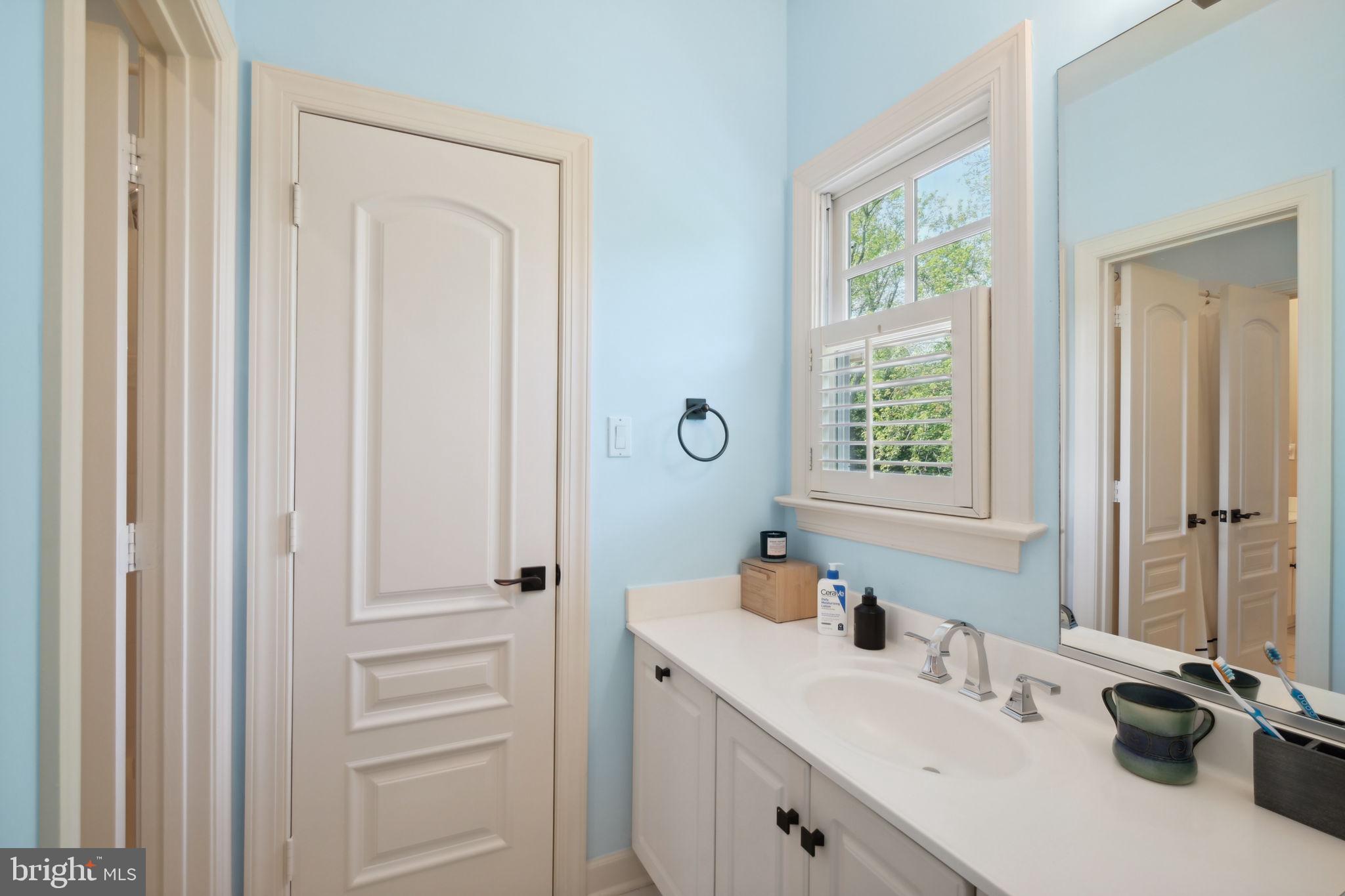 11724 Gainsborough Rd