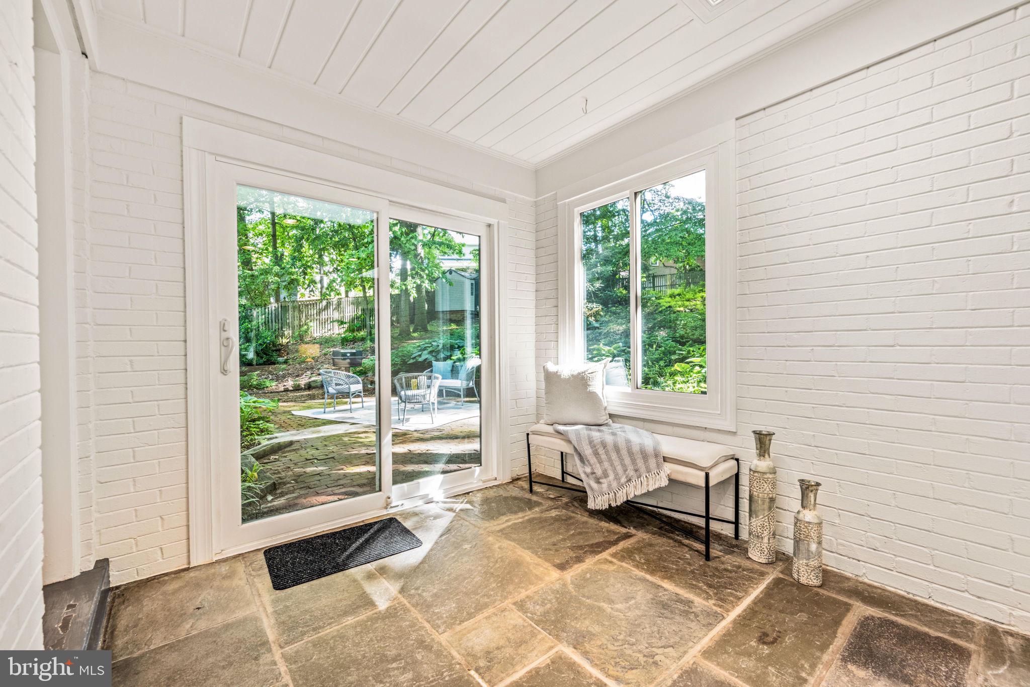 7 Whippoorwill Ct