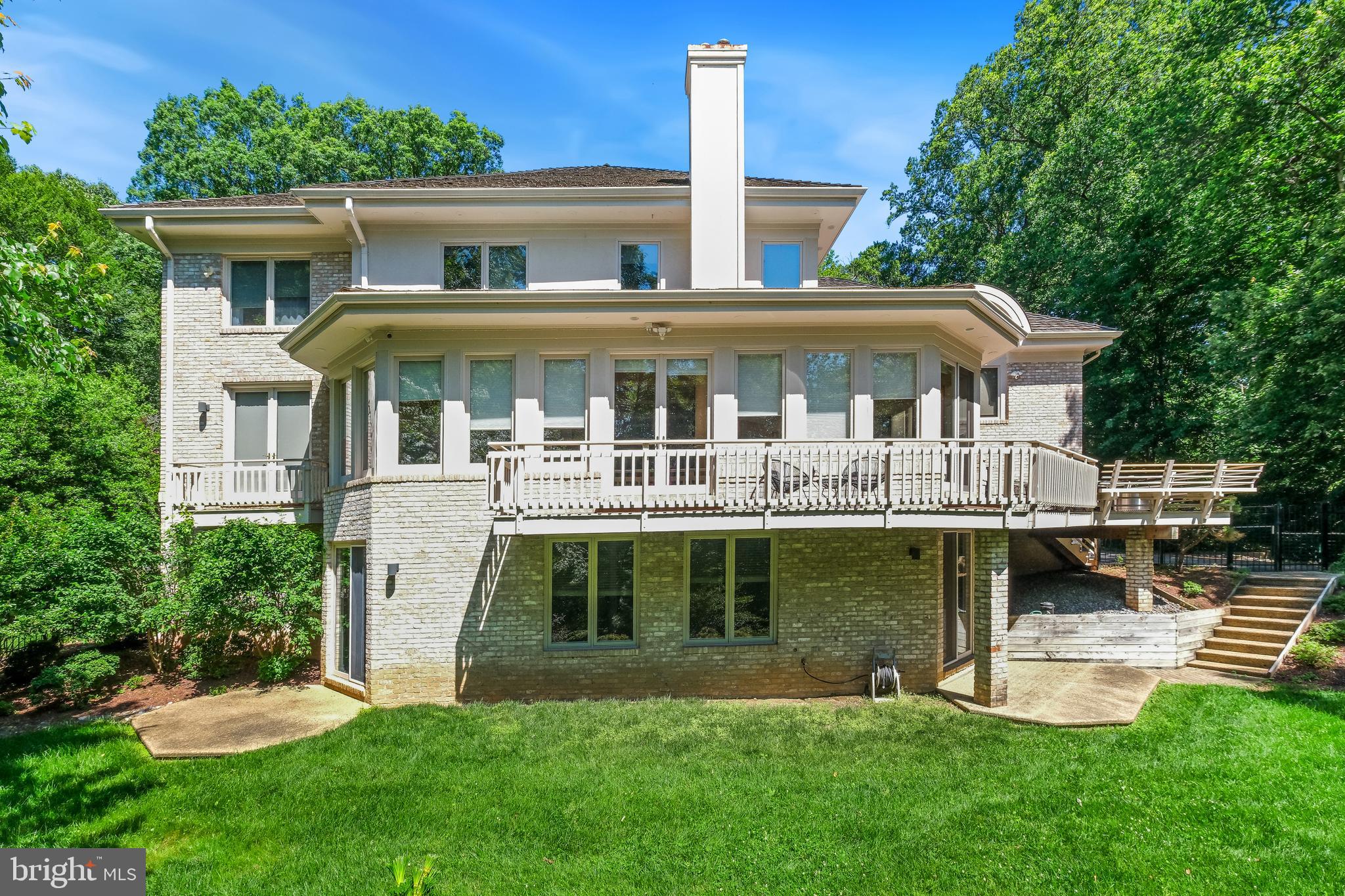 7005 Natelli Woods Ln