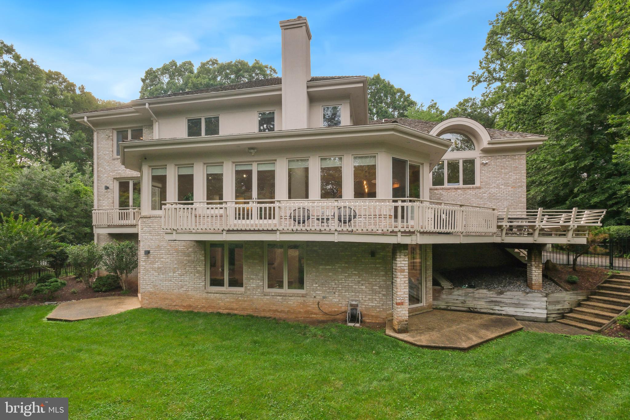 7005 Natelli Woods Ln