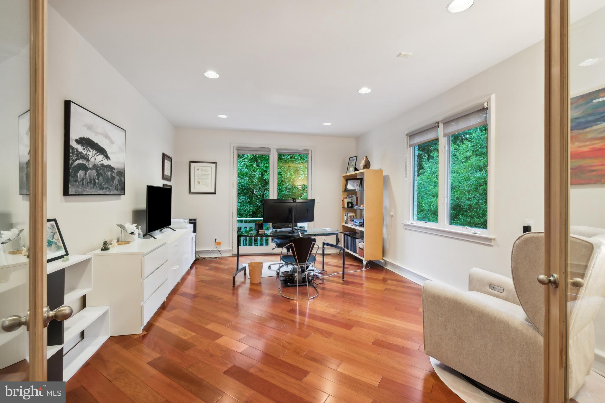 7005 Natelli Woods Ln