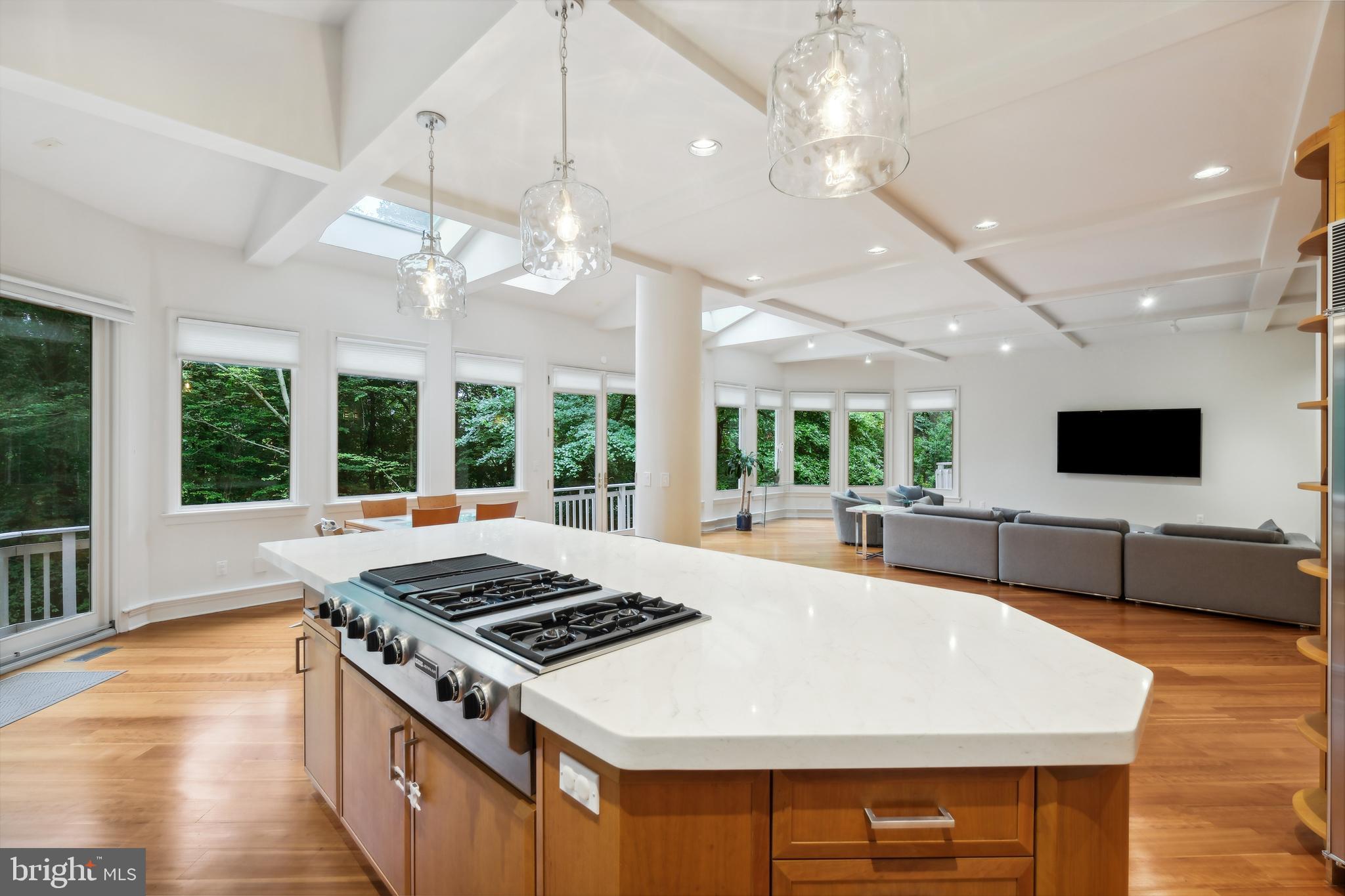 7005 Natelli Woods Ln