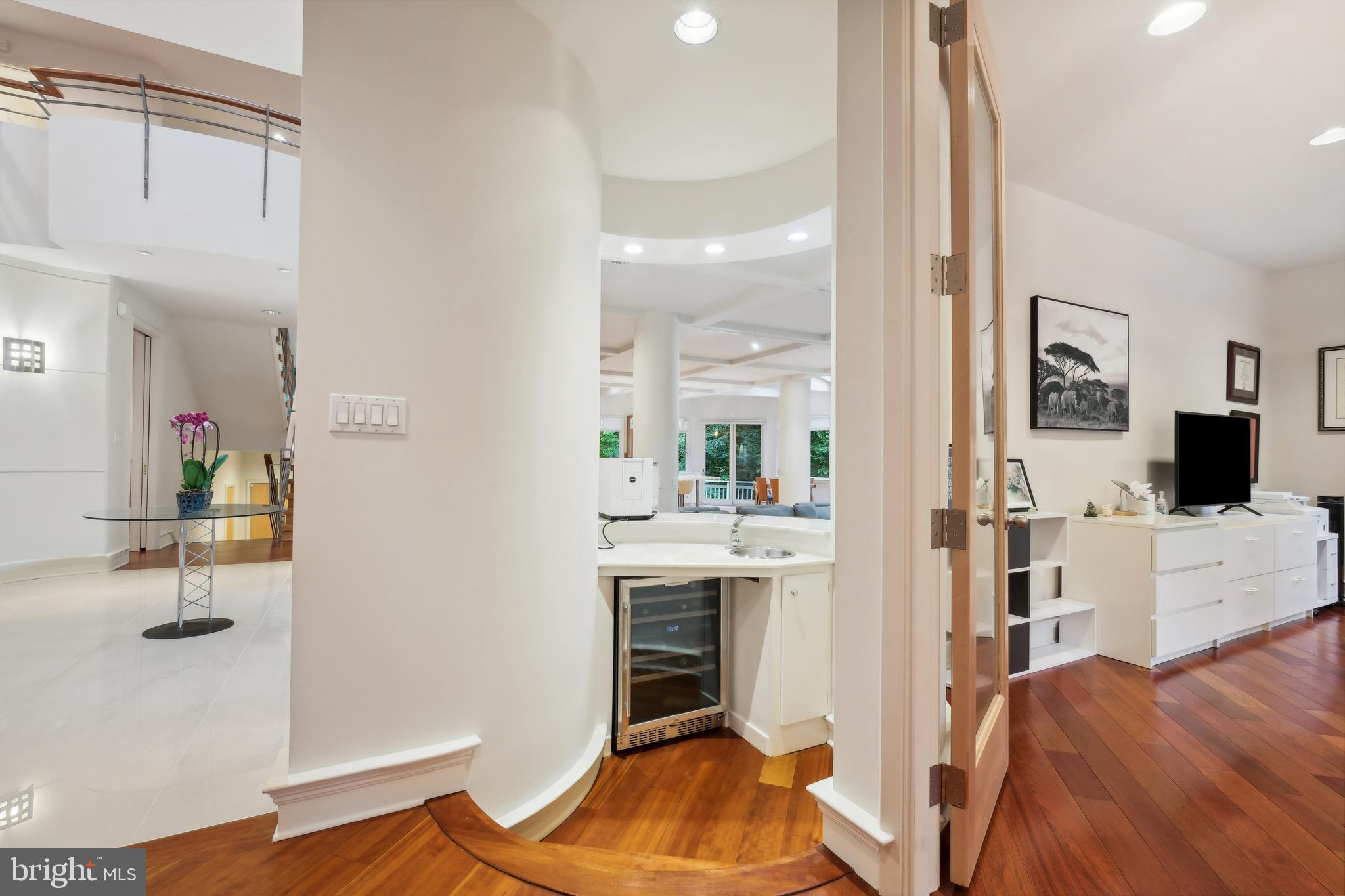 7005 Natelli Woods Ln