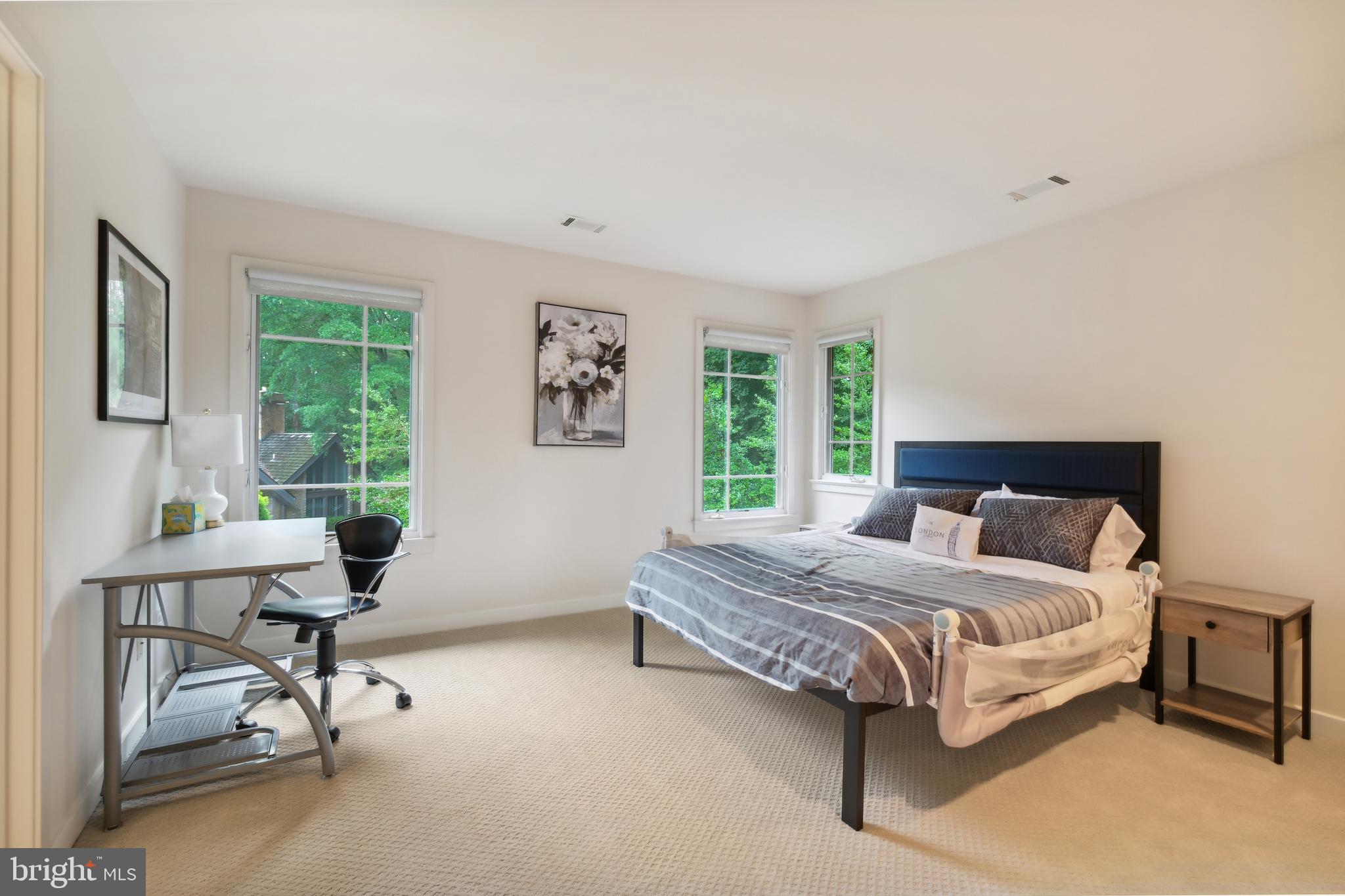 7005 Natelli Woods Ln