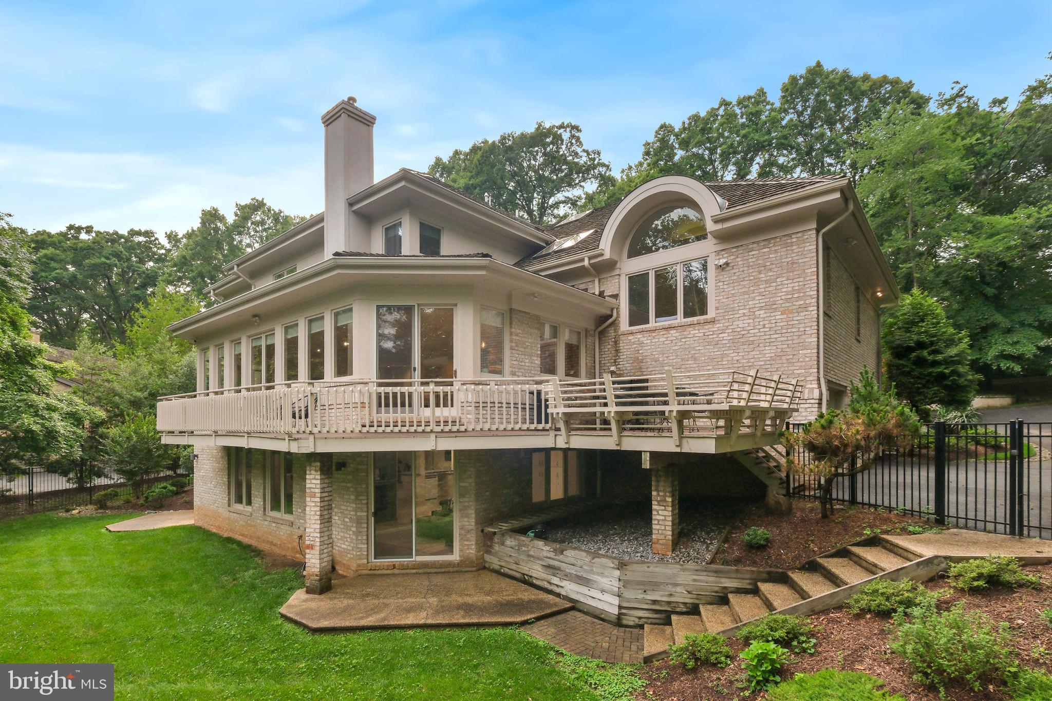 7005 Natelli Woods Ln