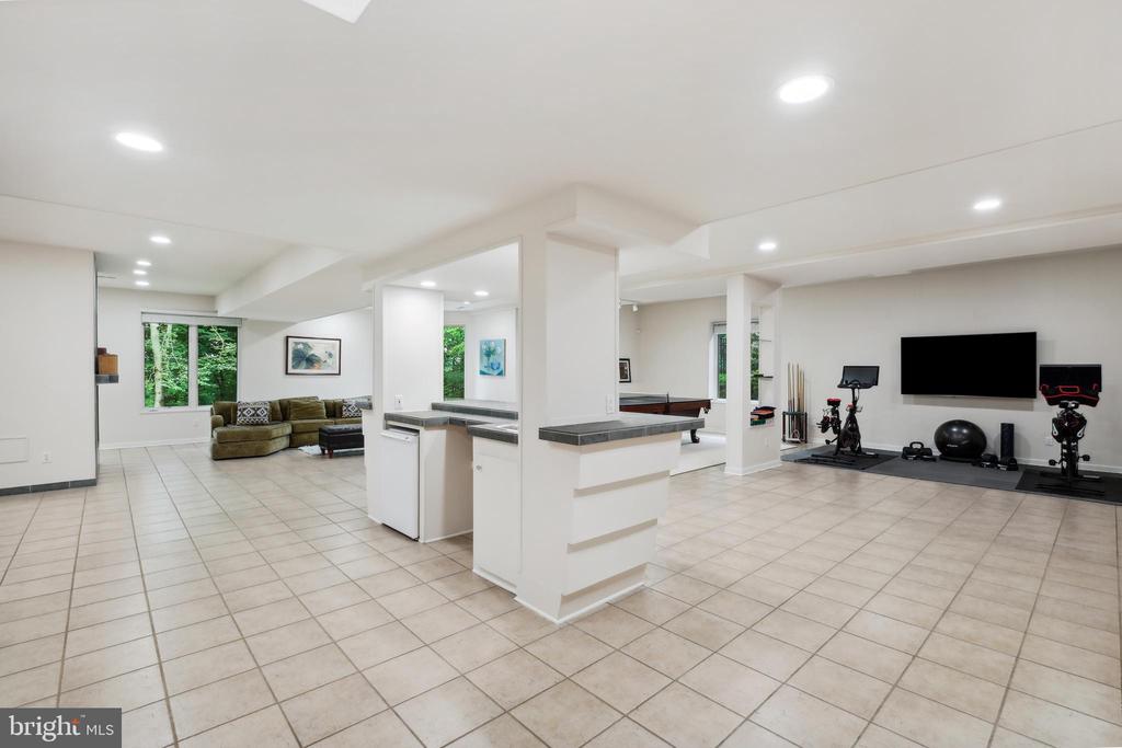 7005 Natelli Woods Ln