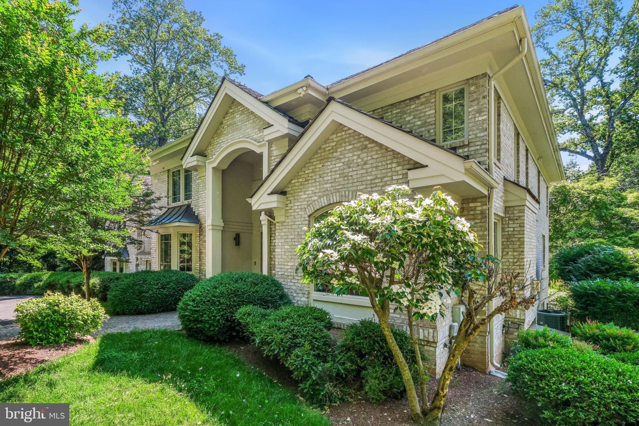 7005 Natelli Woods Ln