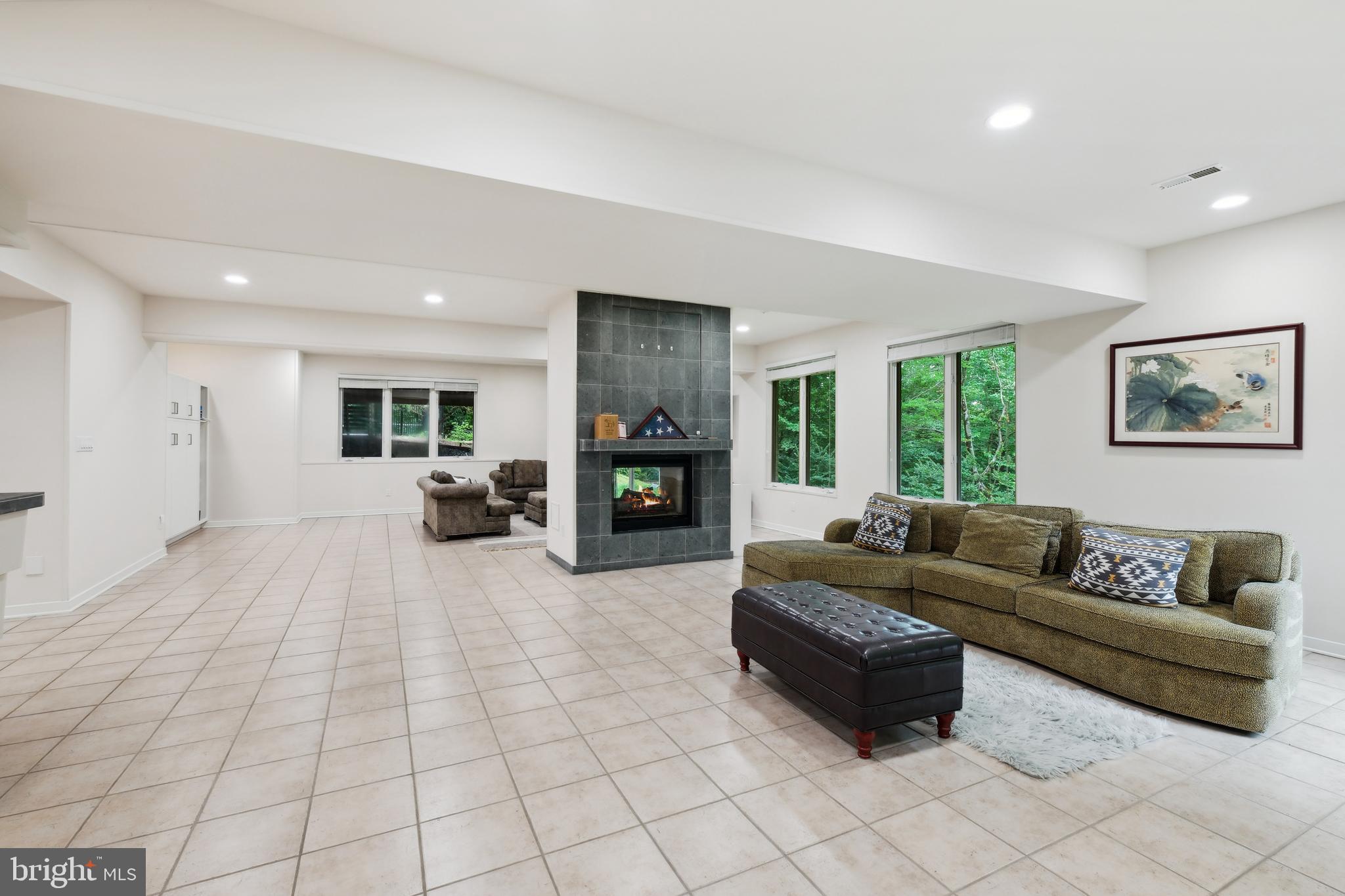 7005 Natelli Woods Ln