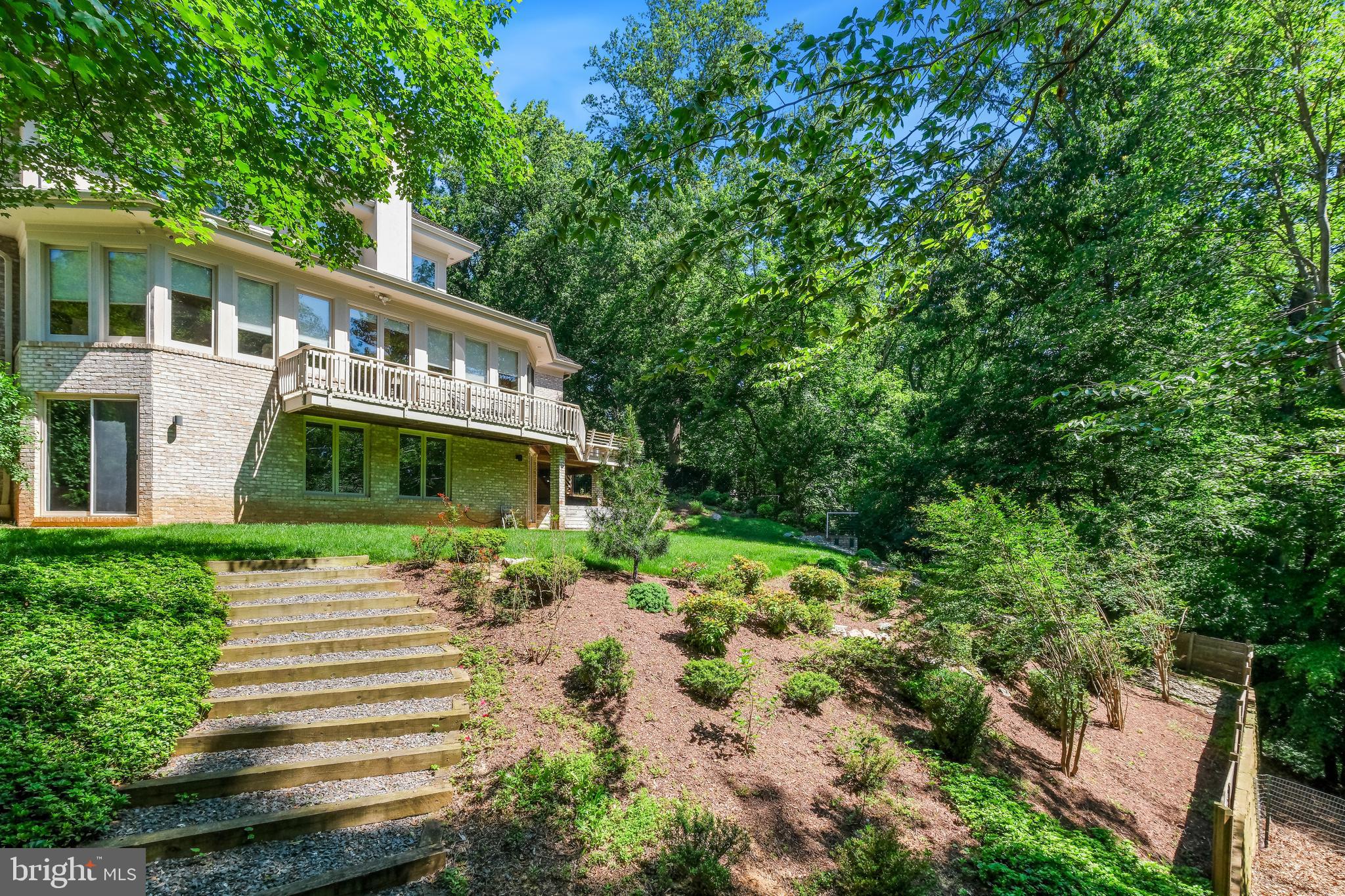 7005 Natelli Woods Ln