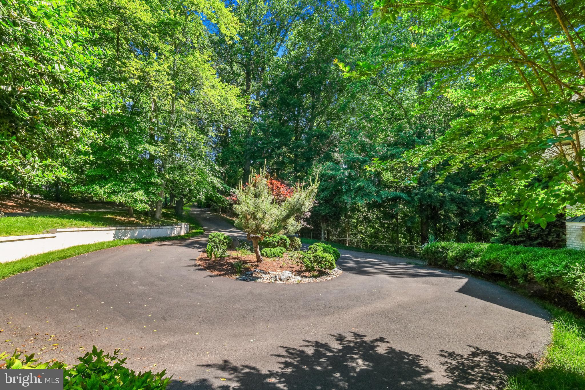 7005 Natelli Woods Ln