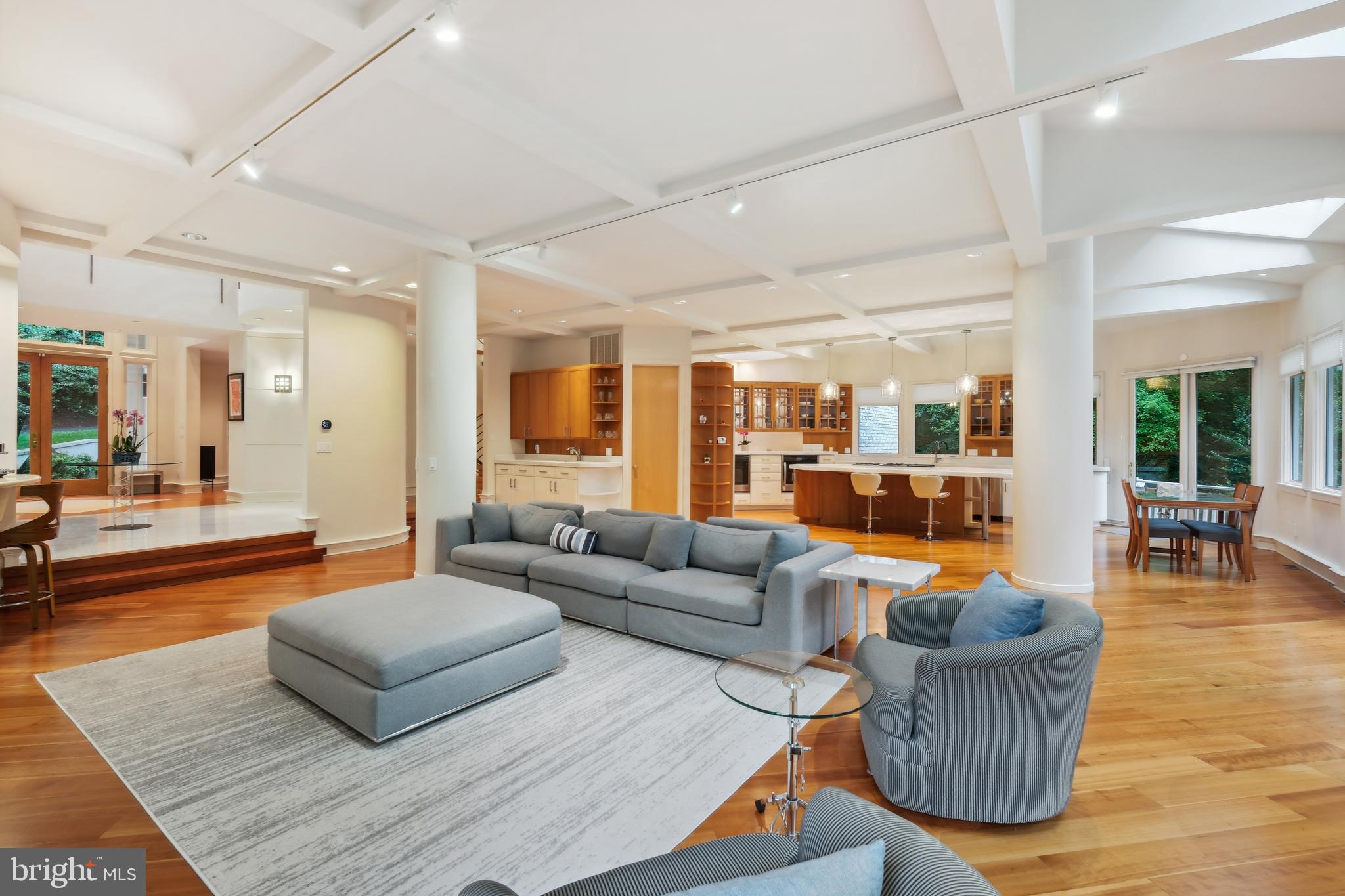 7005 Natelli Woods Ln