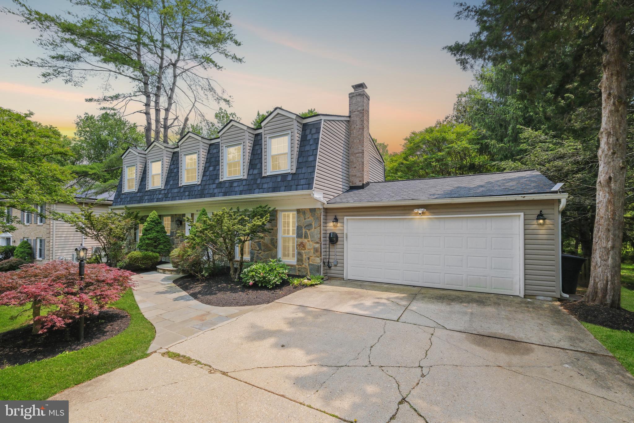 10104 Colebrook Ave