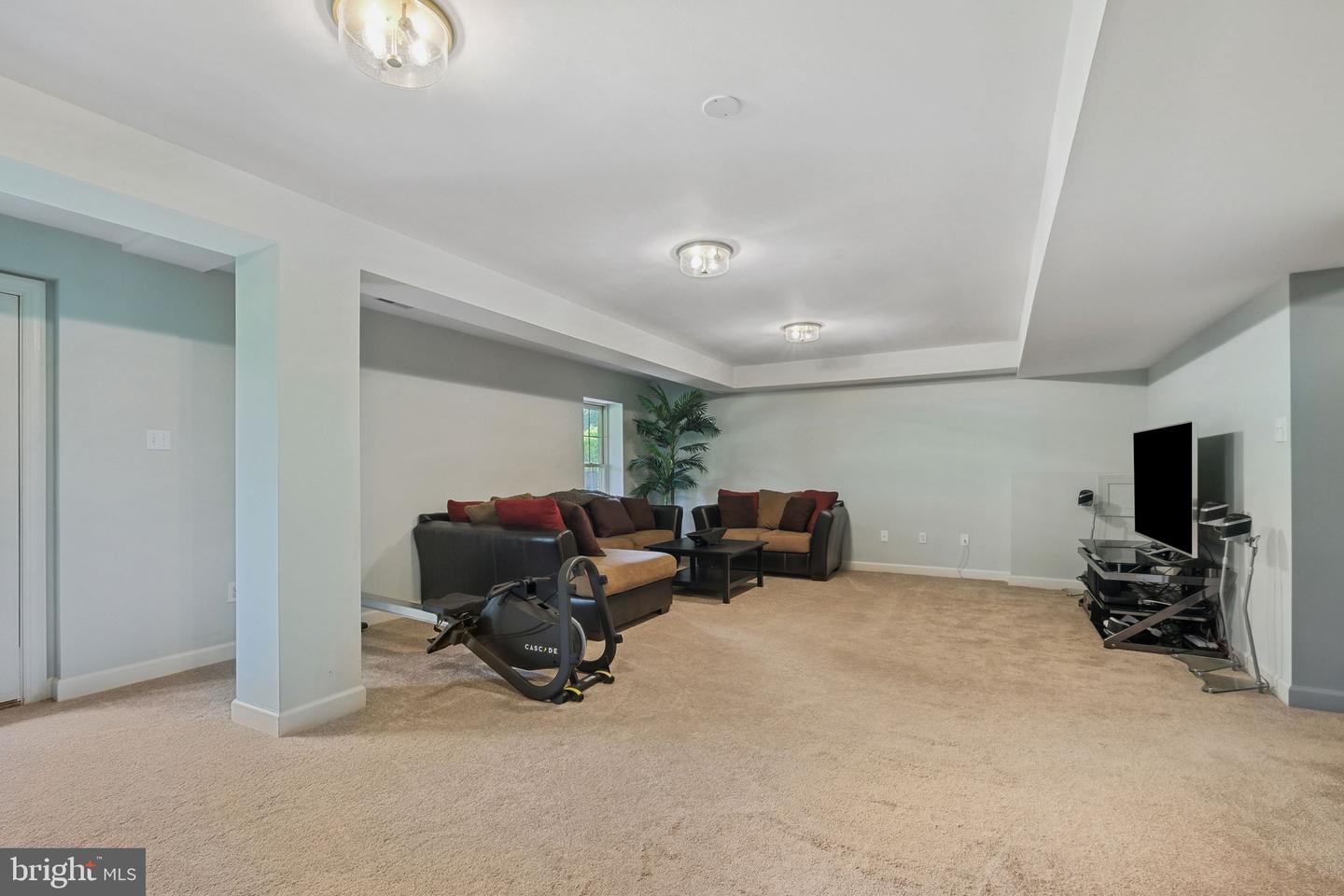 14213 Cervantes Ave