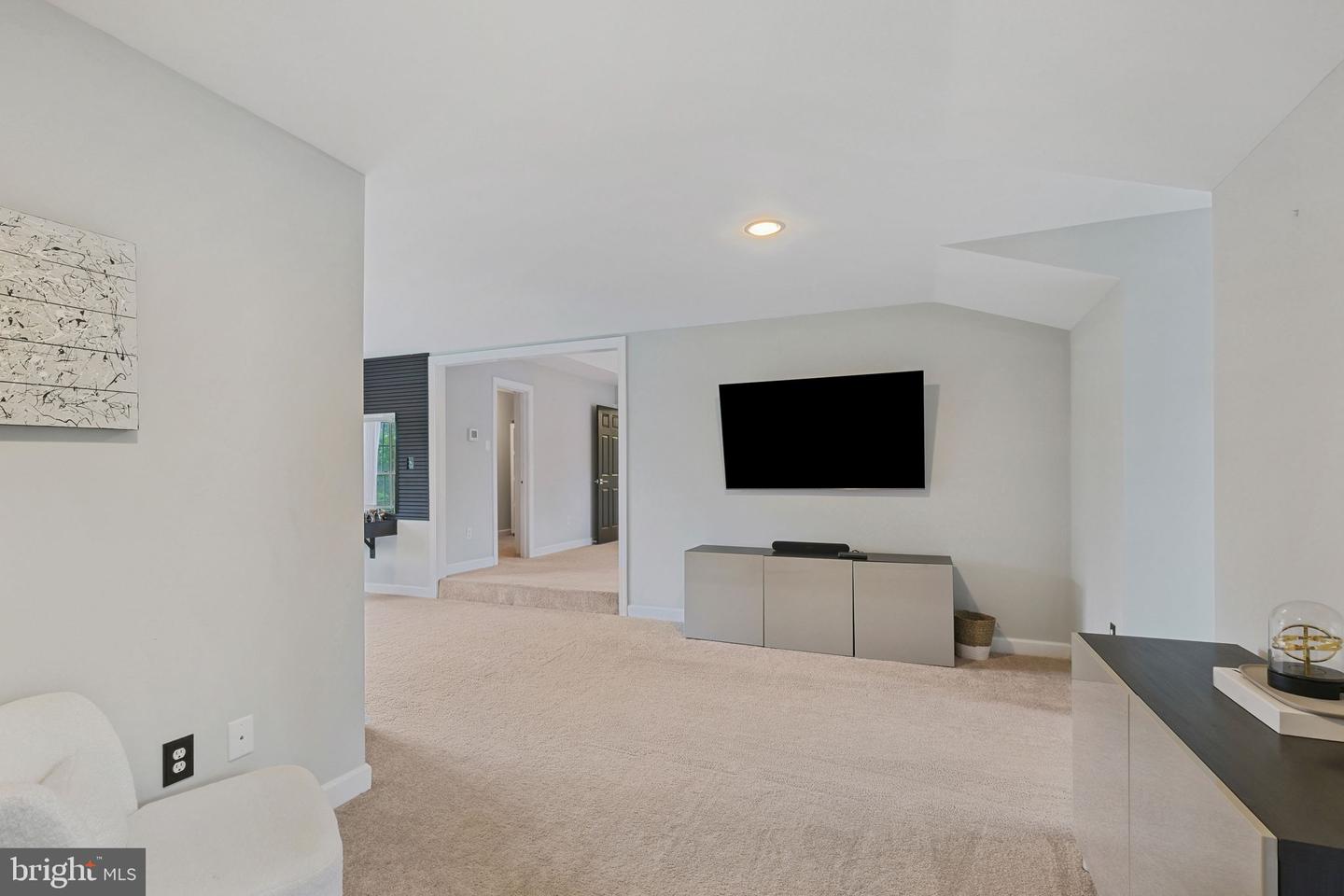 14213 Cervantes Ave