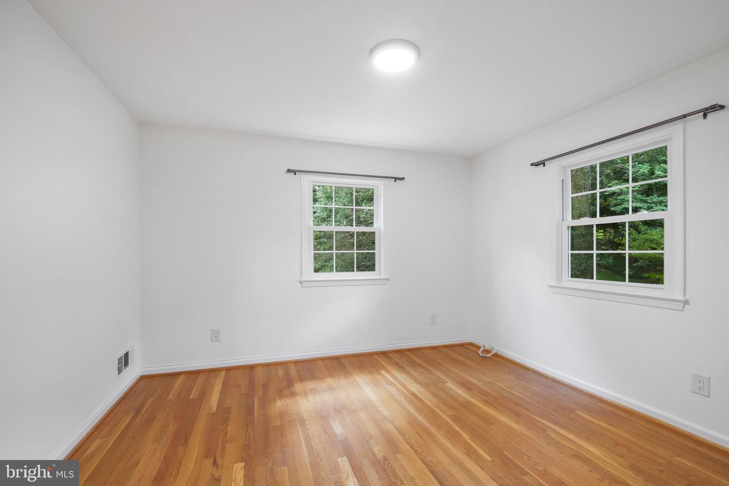 11715 Magruder Ln