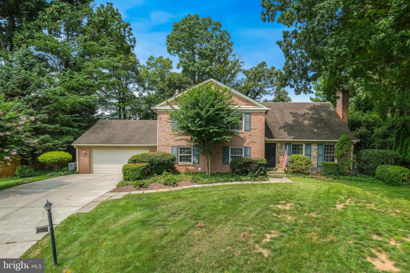 6940 Race Horse Ln