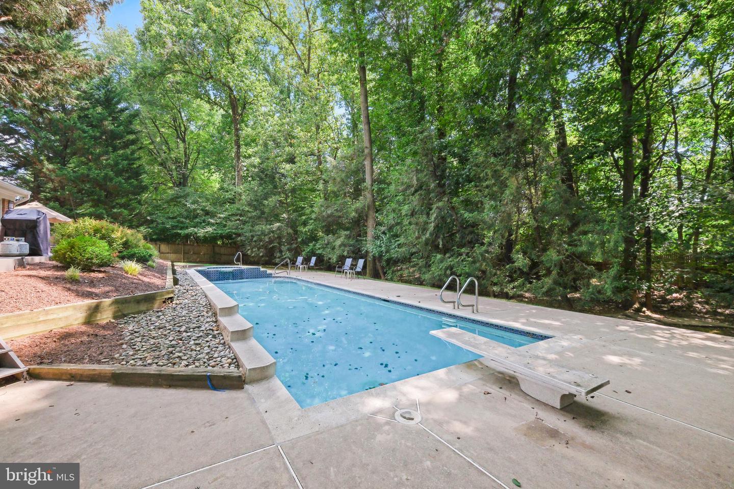 11008 Earlsgate Ln