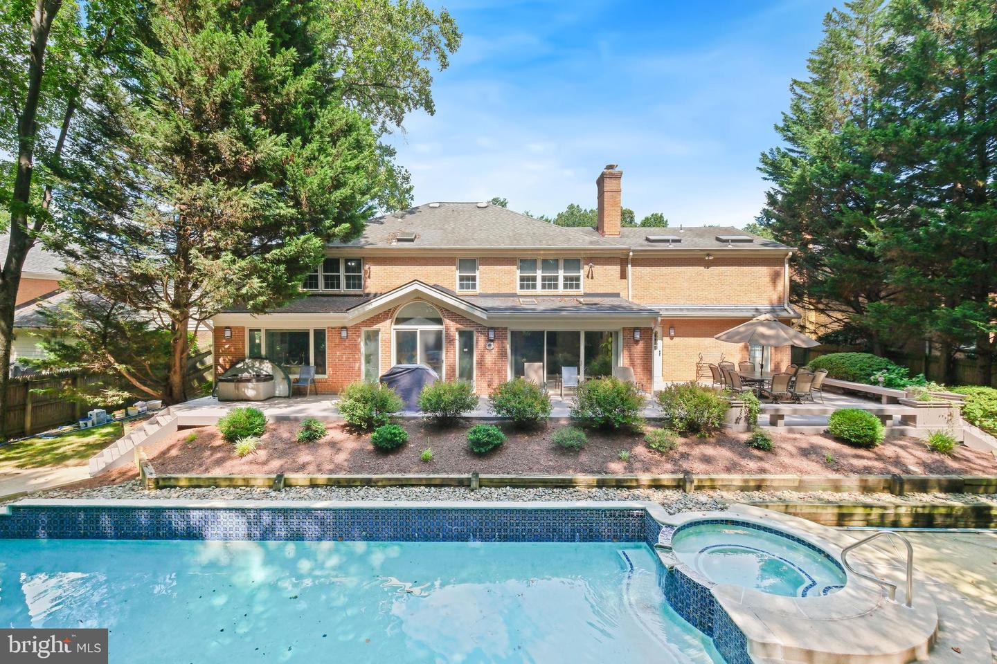 11008 Earlsgate Ln