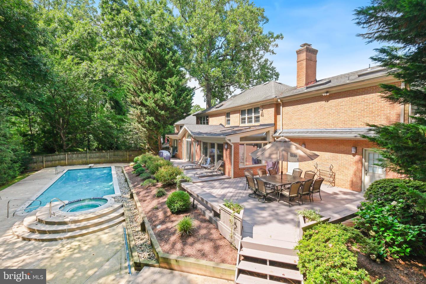 11008 Earlsgate Ln