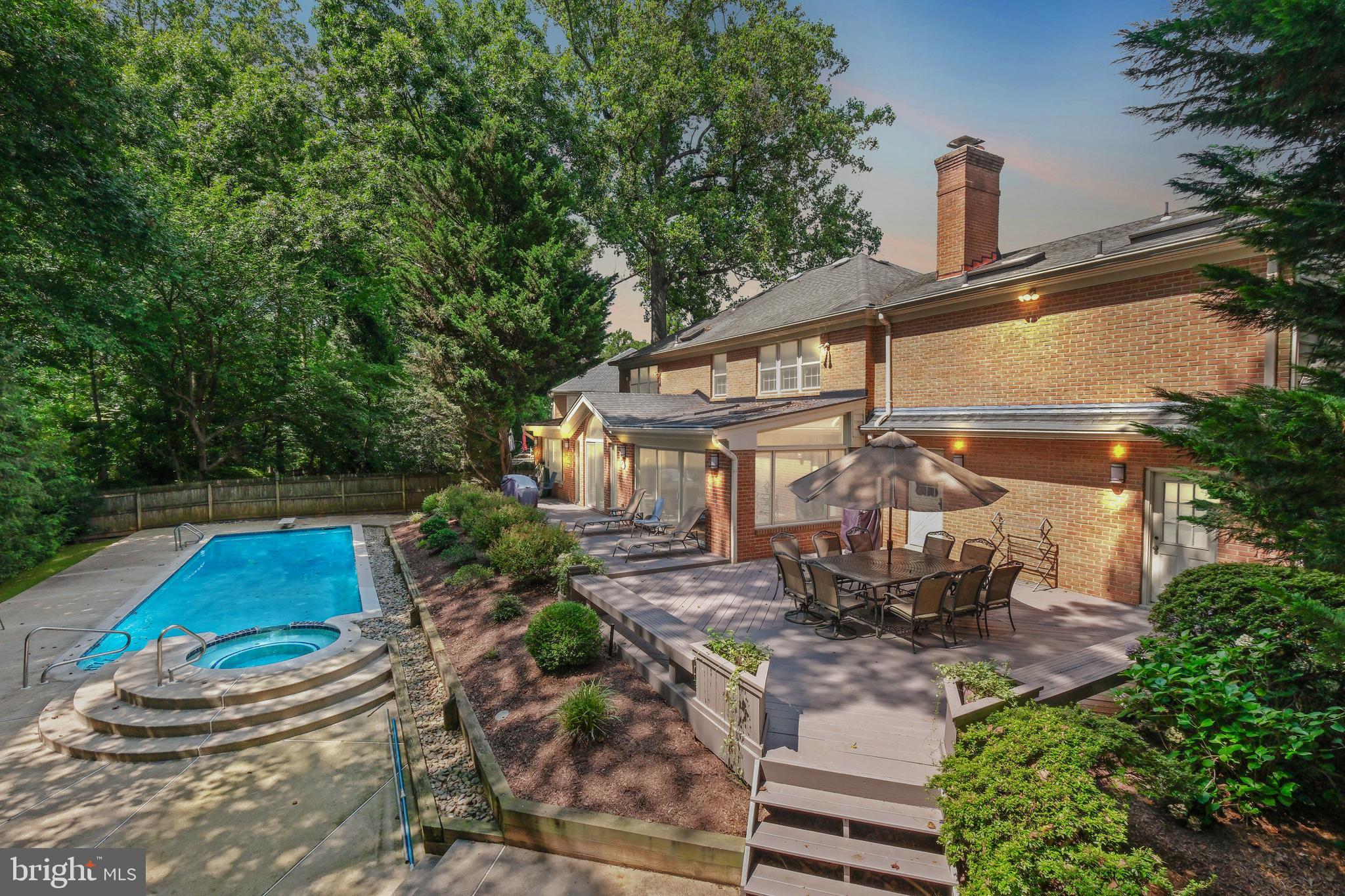 11008 Earlsgate Ln