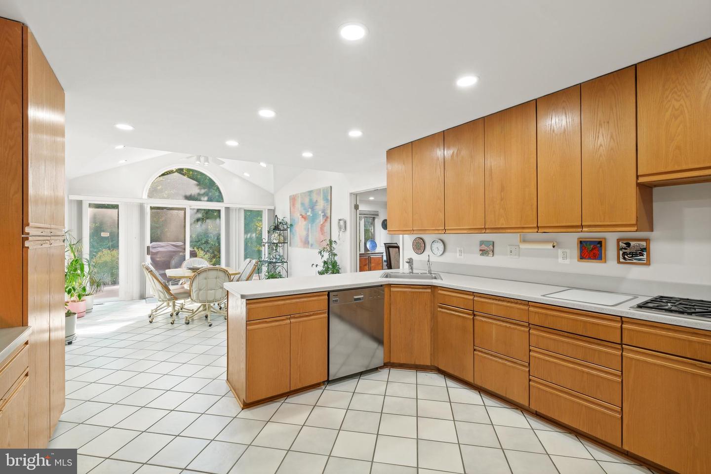 11008 Earlsgate Ln