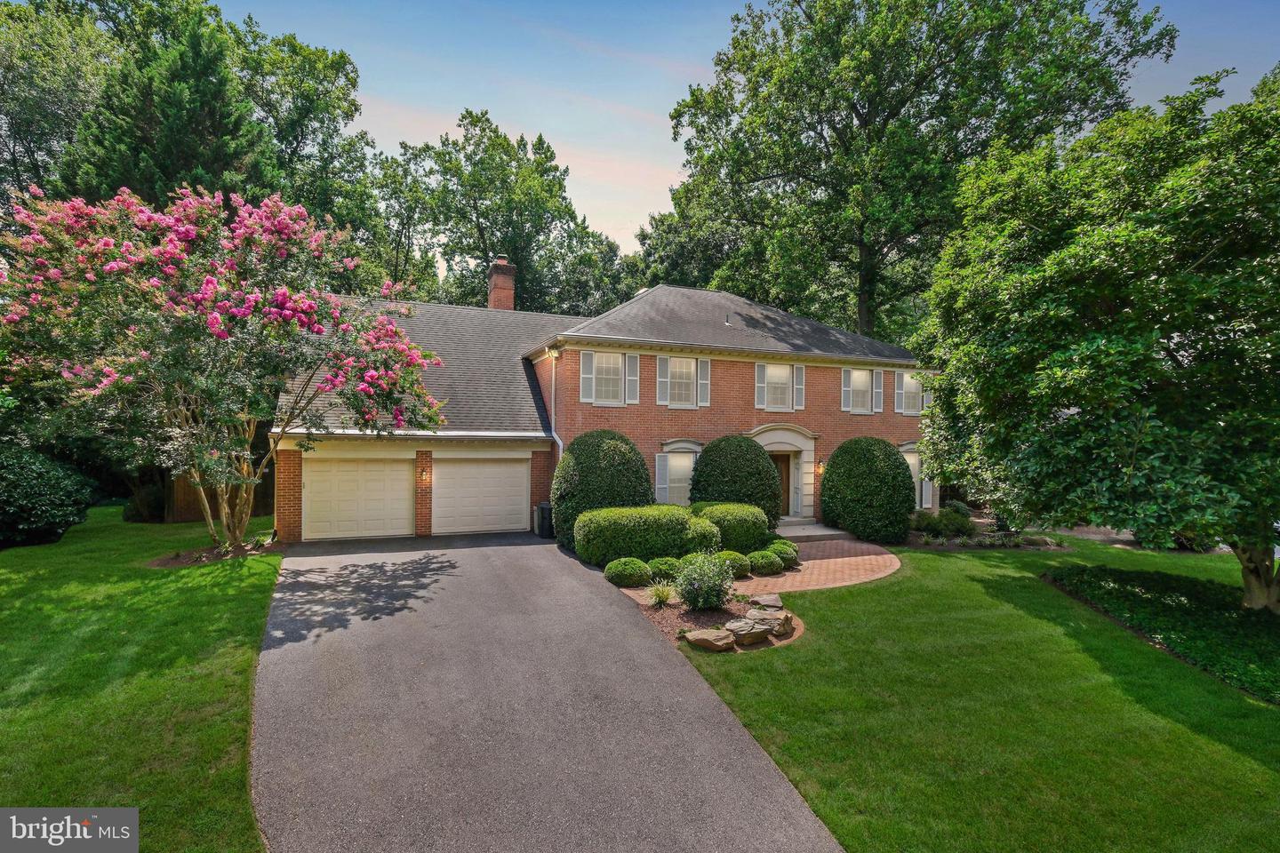 11008 Earlsgate Ln