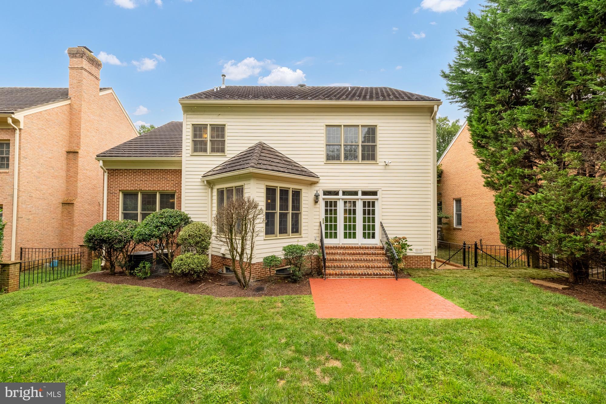7813 Stable Way