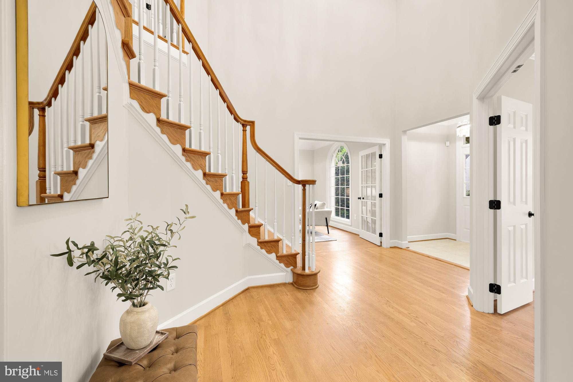 7813 Stable Way