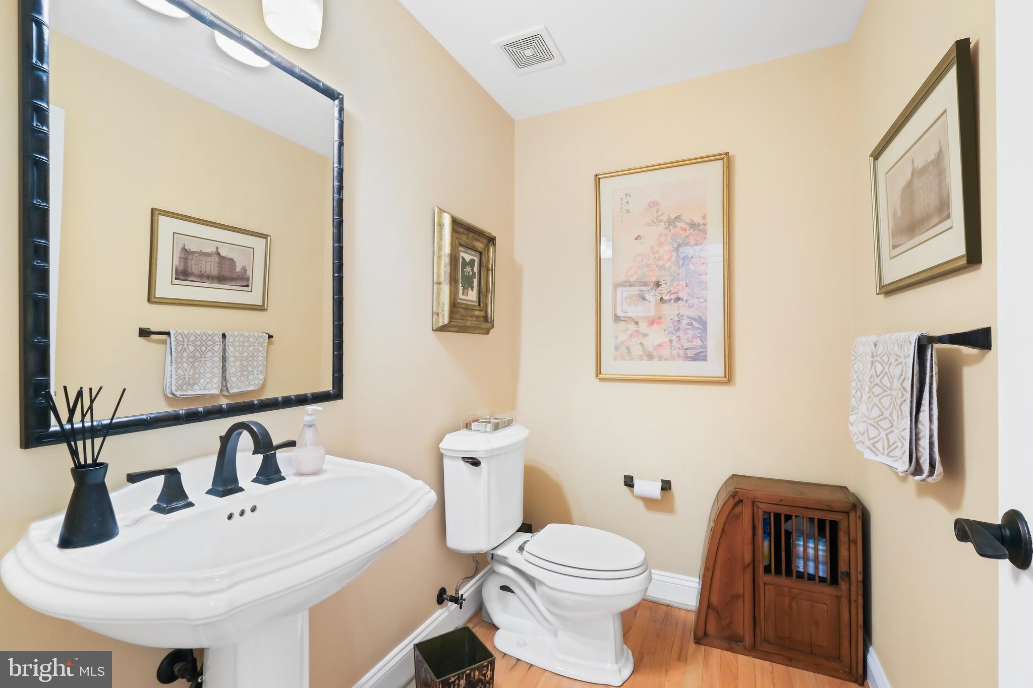 10405 SANDRINGHAM COURT