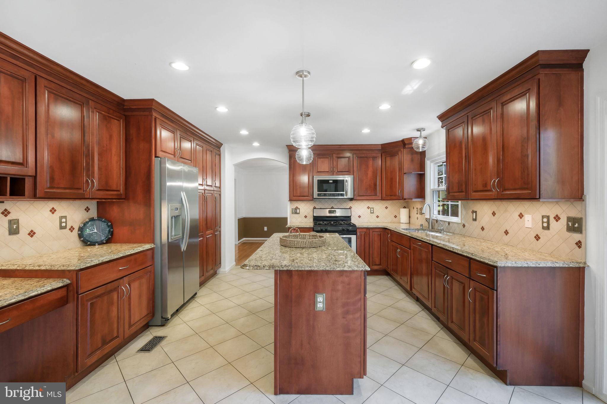 900 WHITE PINE PLACE