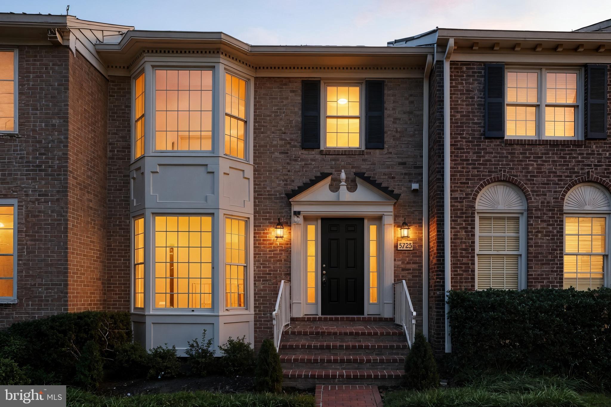 5725 BREWER HOUSE CIRCLE
