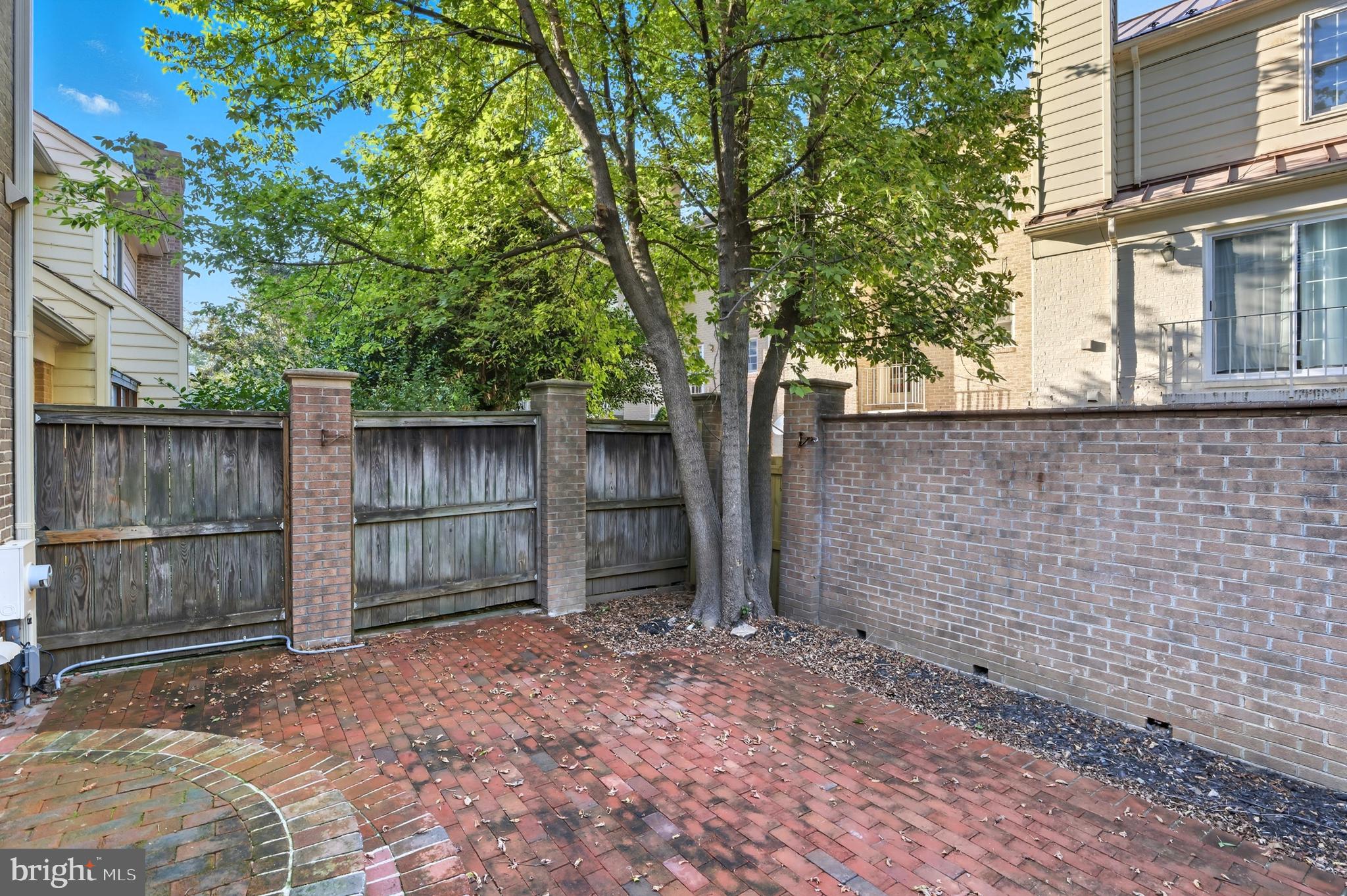 5725 BREWER HOUSE CIRCLE