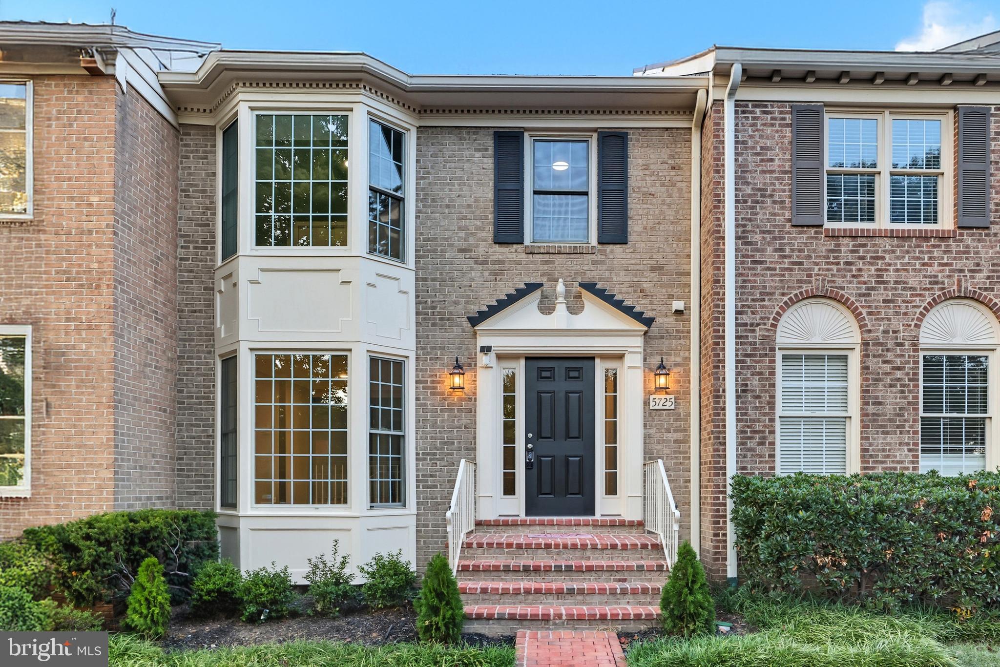 5725 BREWER HOUSE CIRCLE