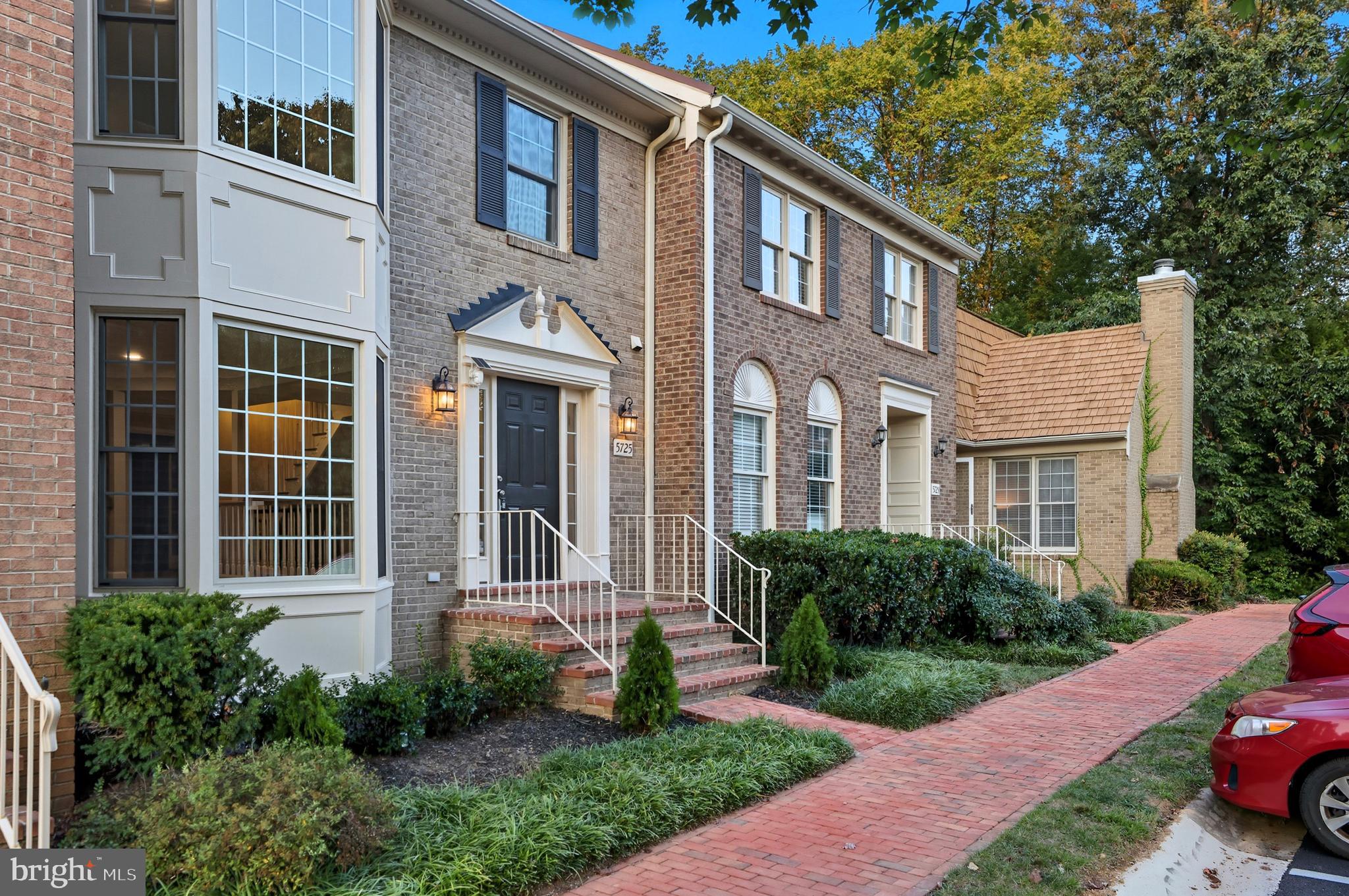 5725 BREWER HOUSE CIRCLE