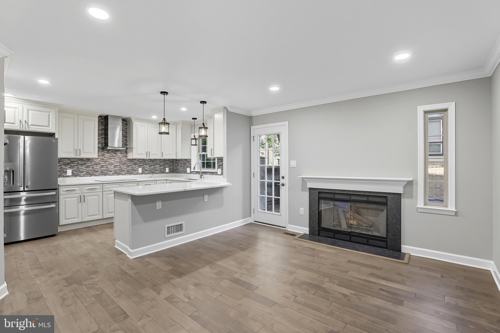 5725 BREWER HOUSE CIRCLE