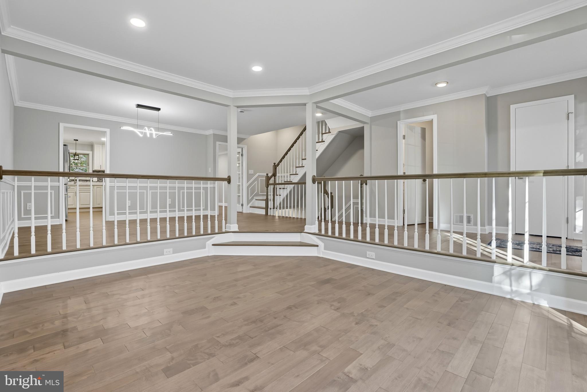 5725 BREWER HOUSE CIRCLE