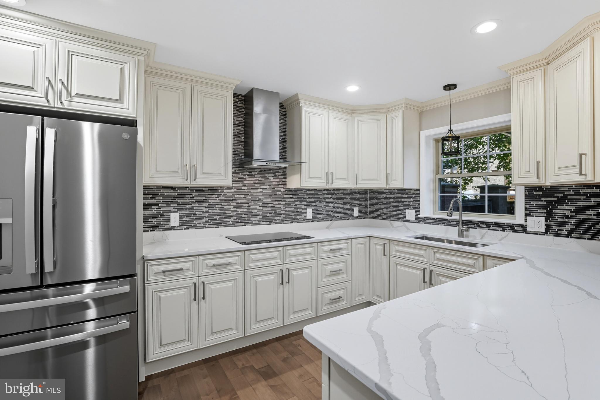 5725 BREWER HOUSE CIRCLE