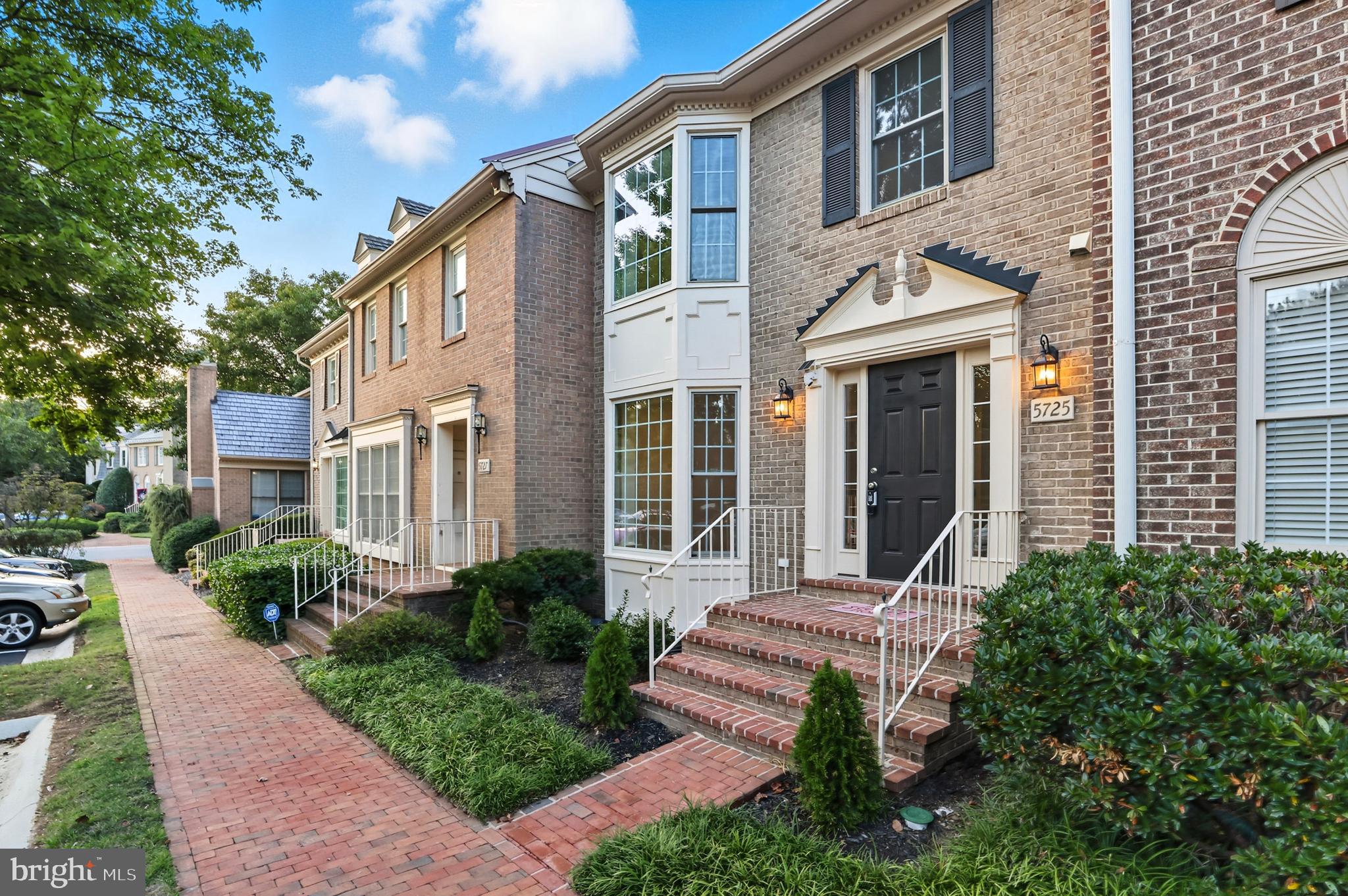 5725 BREWER HOUSE CIRCLE