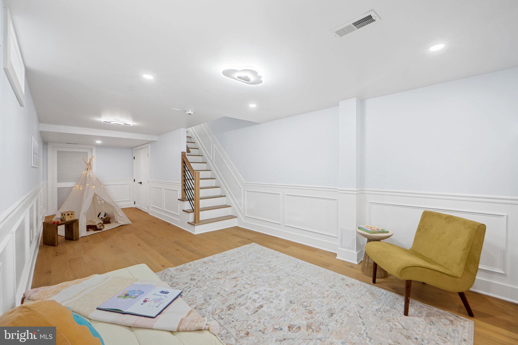 8511 HUNTER CREEK TRAIL