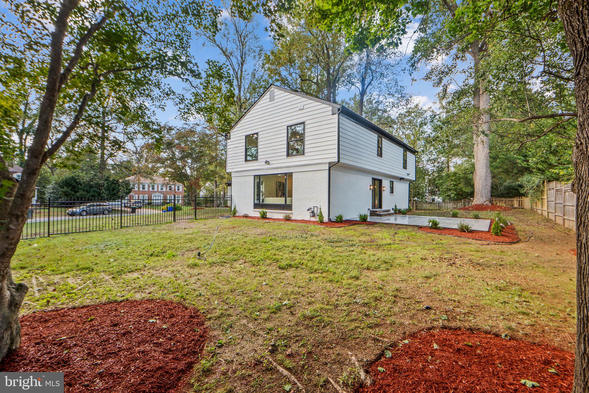 8511 HUNTER CREEK TRAIL