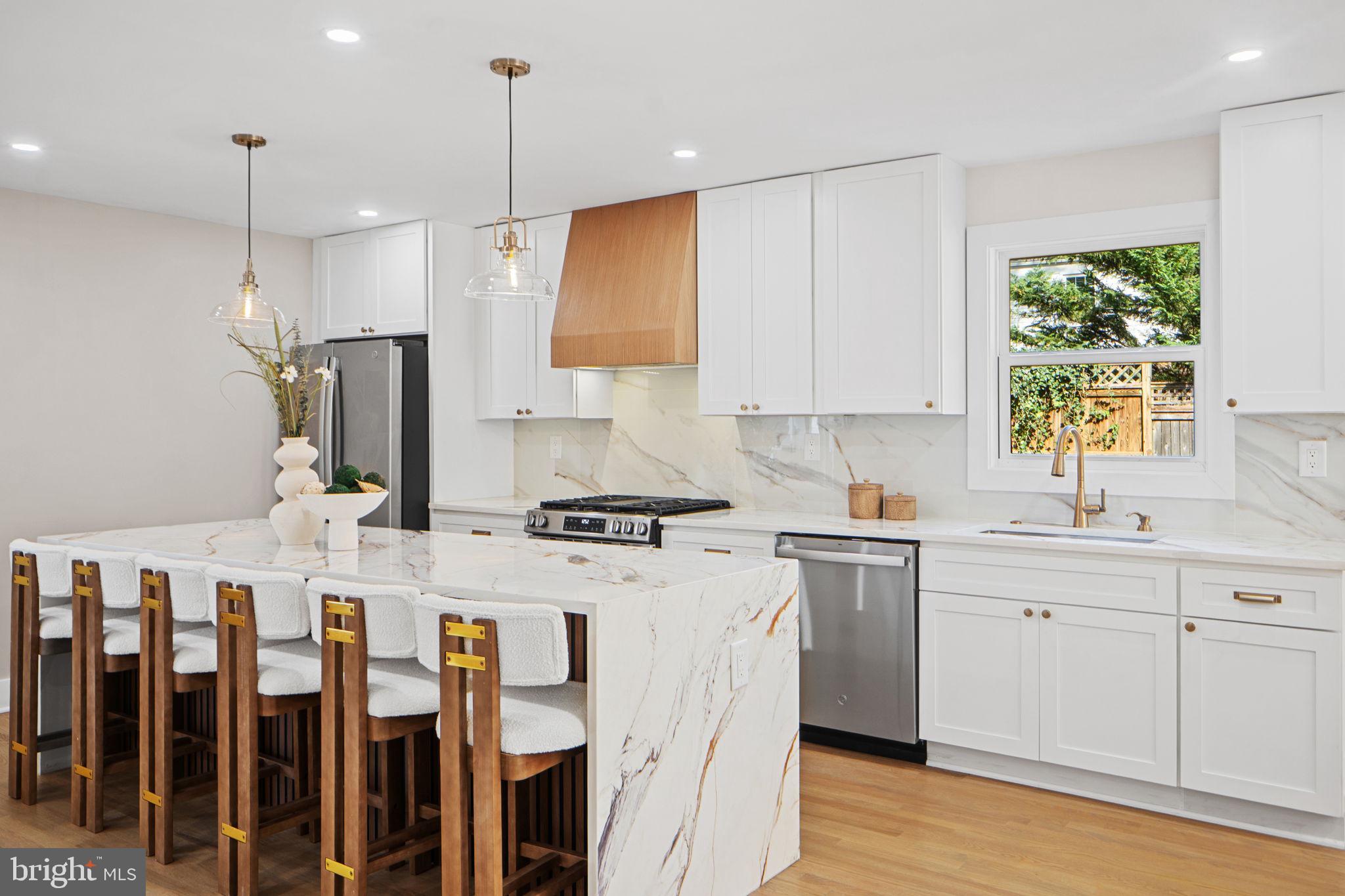 8511 HUNTER CREEK TRAIL