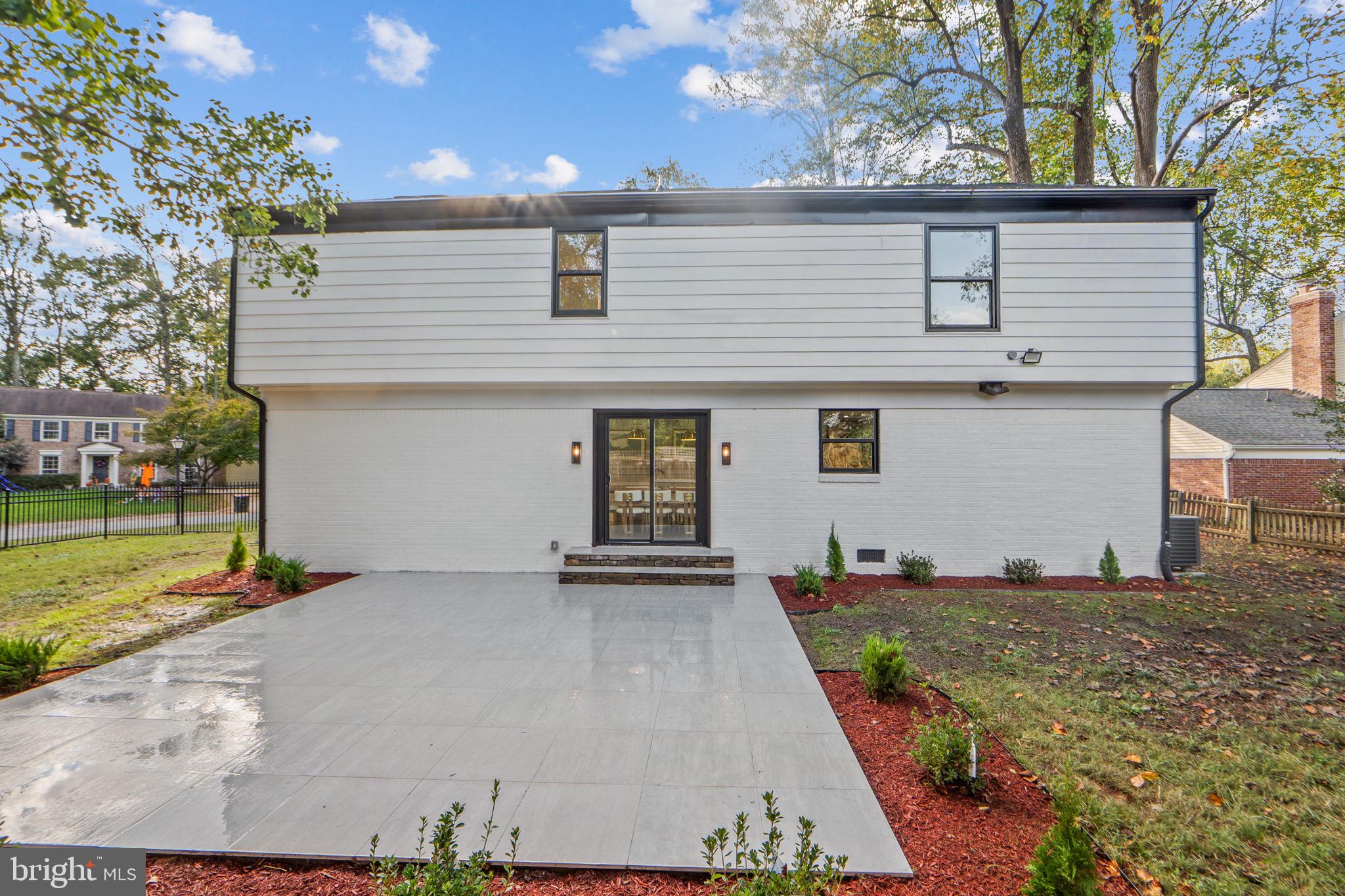 8511 HUNTER CREEK TRAIL